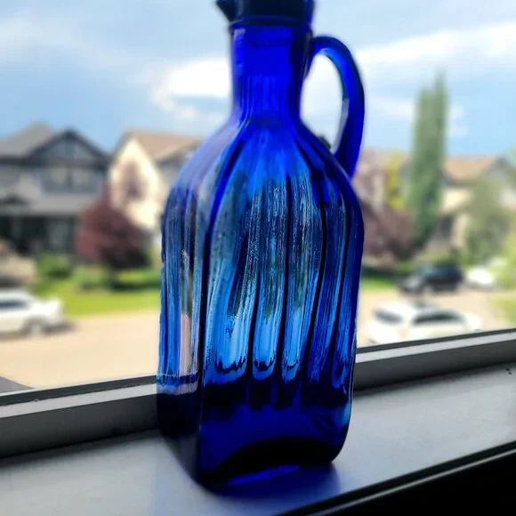 Cobalt blue ribbed glass bottle/jar/decanter with cork stopper. - Picture 10 of 12